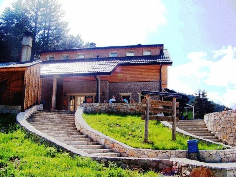 Hotel Snjezna Kuca - Nature Park Of Bosnia Herzegovina Padezina Dış mekan fotoğraf