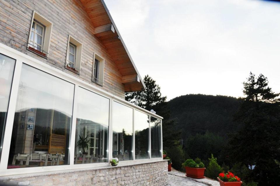 Hotel Snjezna Kuca - Nature Park Of Bosnia Herzegovina Padezina Dış mekan fotoğraf