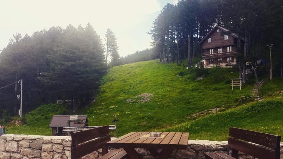 Hotel Snjezna Kuca - Nature Park Of Bosnia Herzegovina Padezina Dış mekan fotoğraf