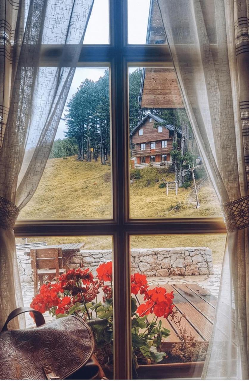 Hotel Snjezna Kuca - Nature Park Of Bosnia Herzegovina Padezina Dış mekan fotoğraf